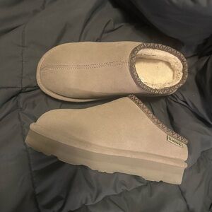 BearPaw Women's indoor/outdoor slippers.